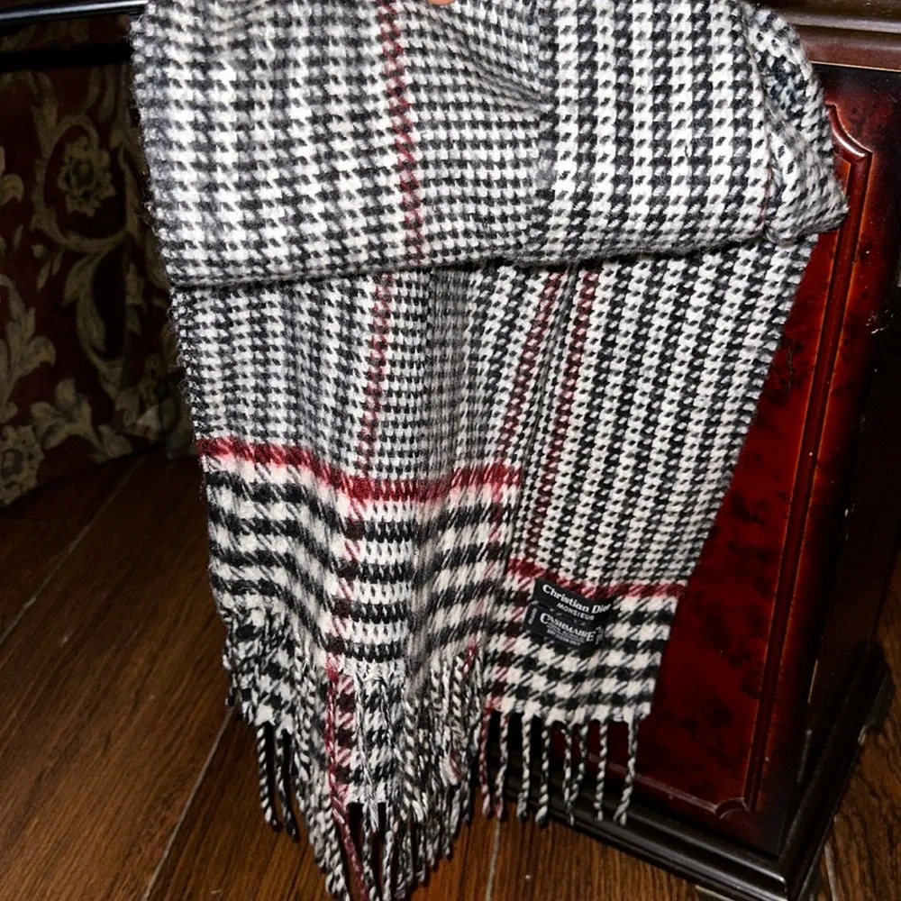 Christian Dior Monsieur / CASHMAIRE 100% acrylic scarf Authentic
